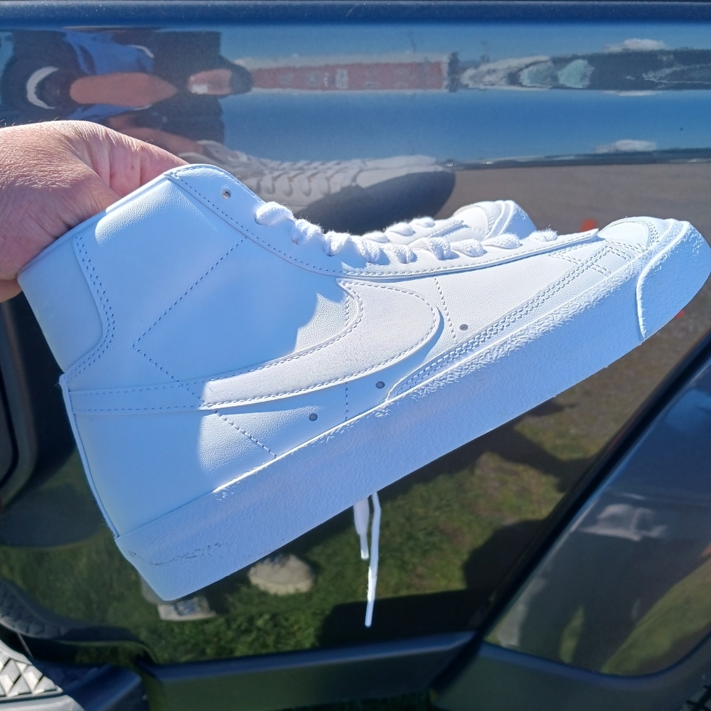 Nike Blazer Mid '77 Premium Leather Shoes Size 8 Men/9.5 Wom - Picture 2 of 10